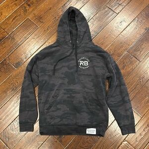 Men’s Relentless Betrayal Lone Wolf Gray/Black Camouflage Hoodie Size Large USED